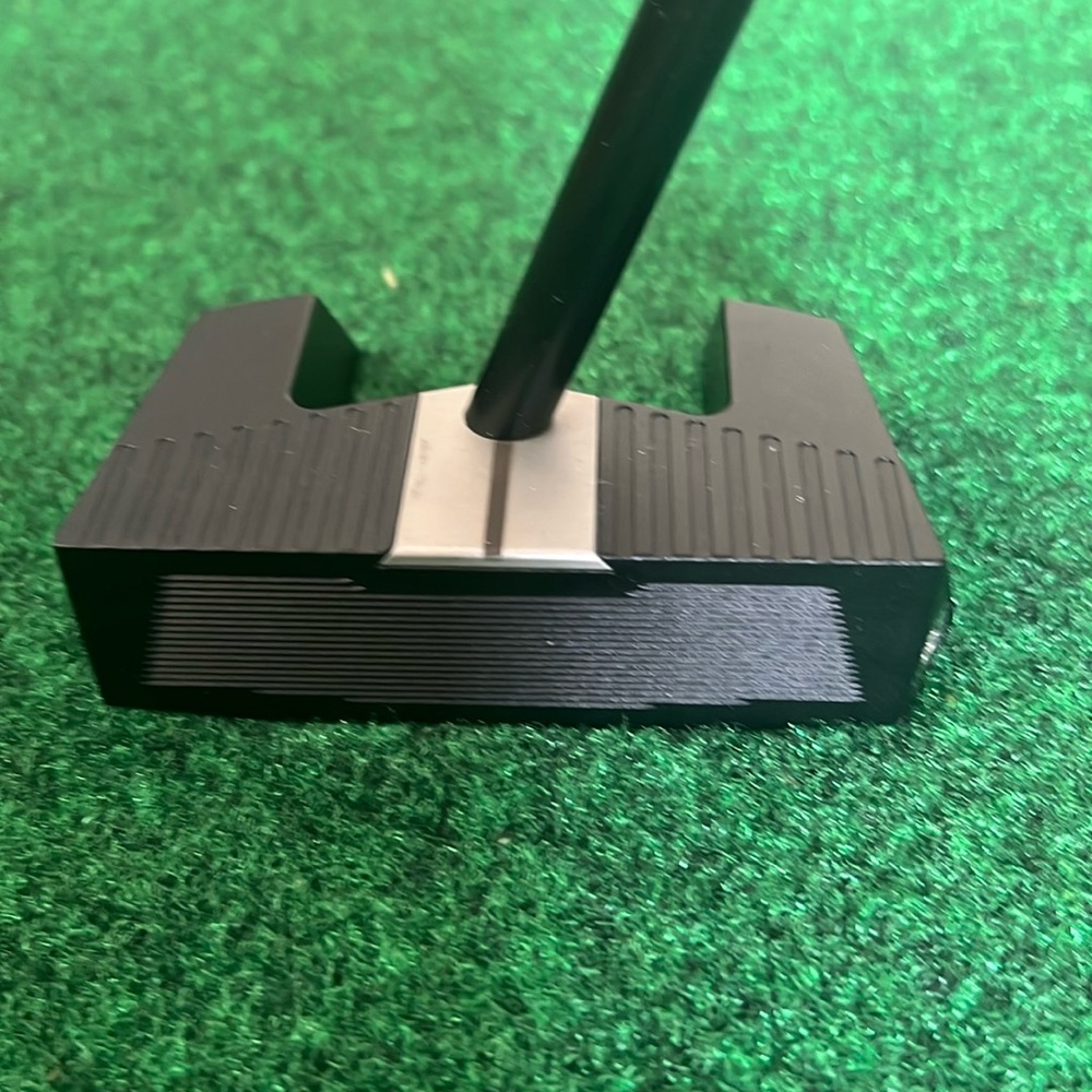 L.A.B. Golf Mezz.1 Putter - 33” stock length and Stock Grip - Picture 2 of 9